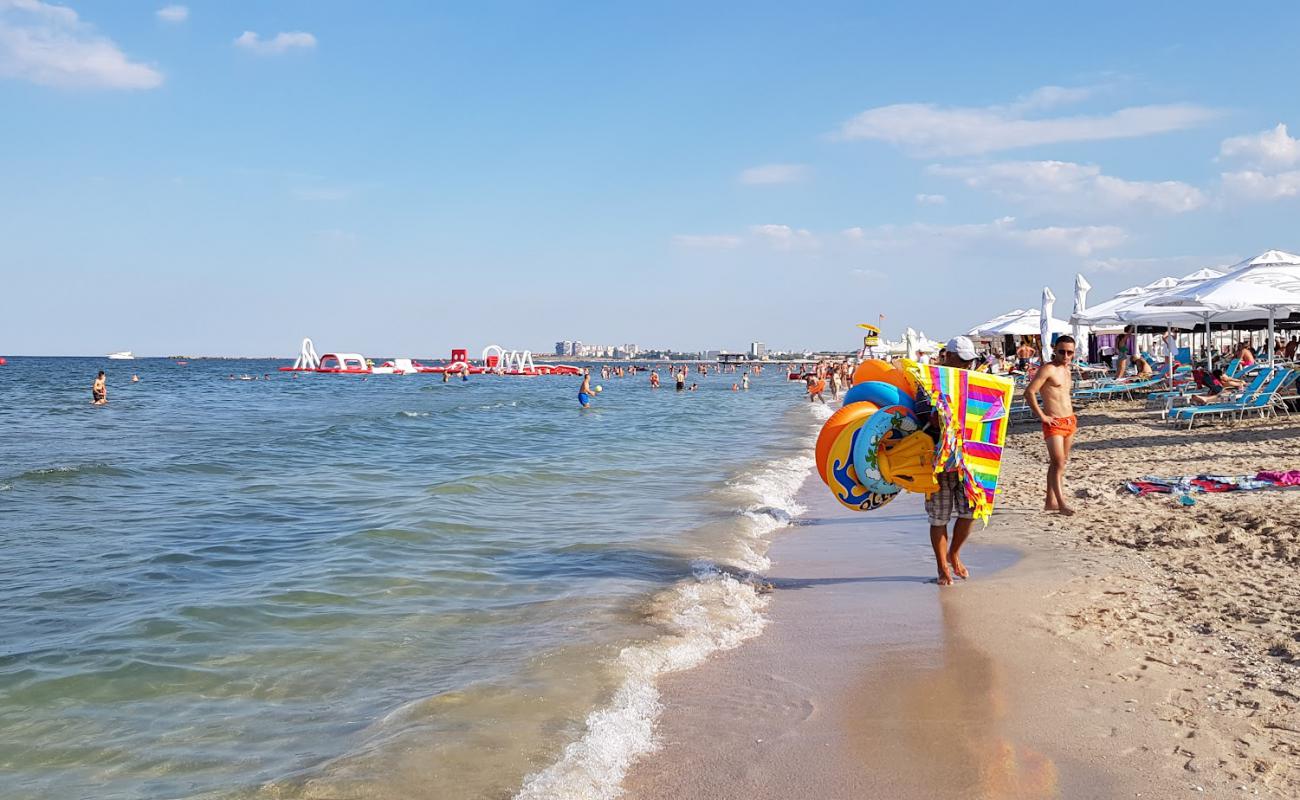 Relax Beach Mamaia'in fotoğrafı açık bej kum yüzey ile