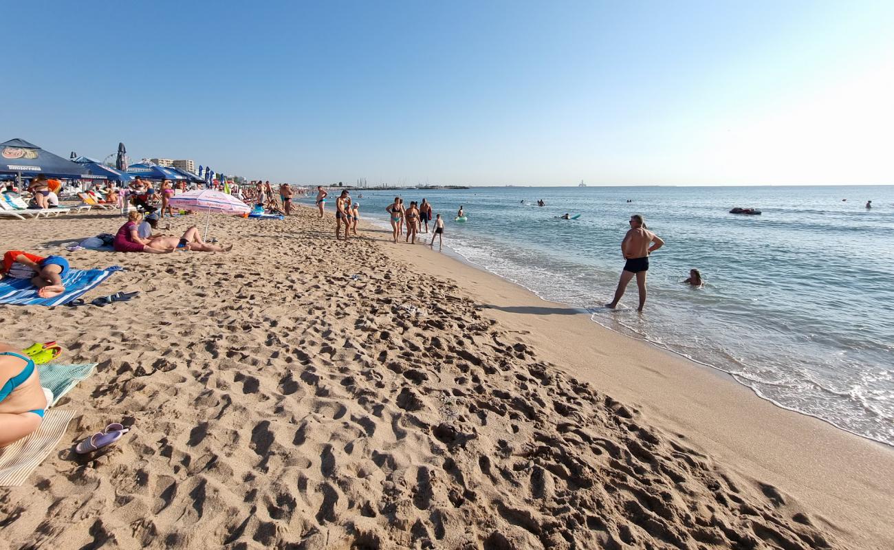 Ingrid beach'in fotoğrafı parlak kum yüzey ile