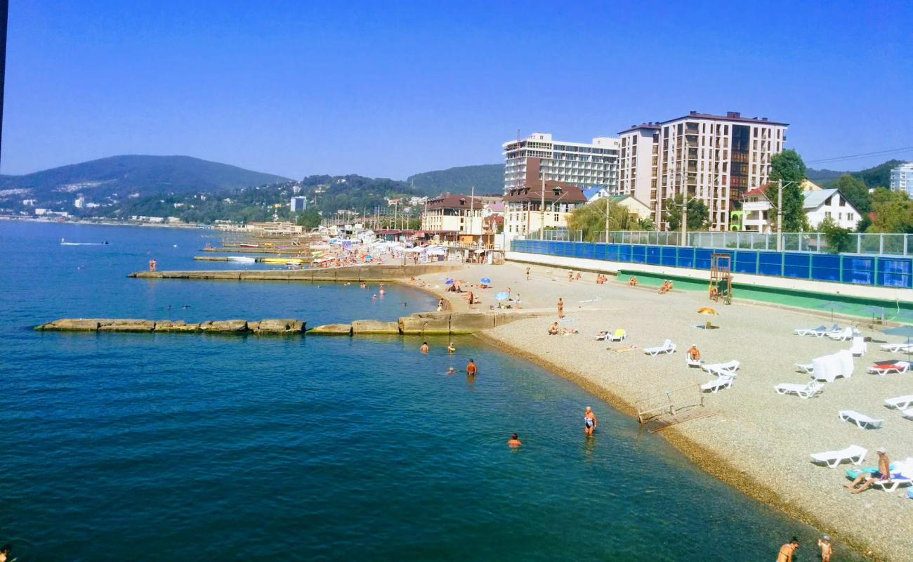 Chkalovsky beach'in fotoğrafı gri çakıl taşı yüzey ile