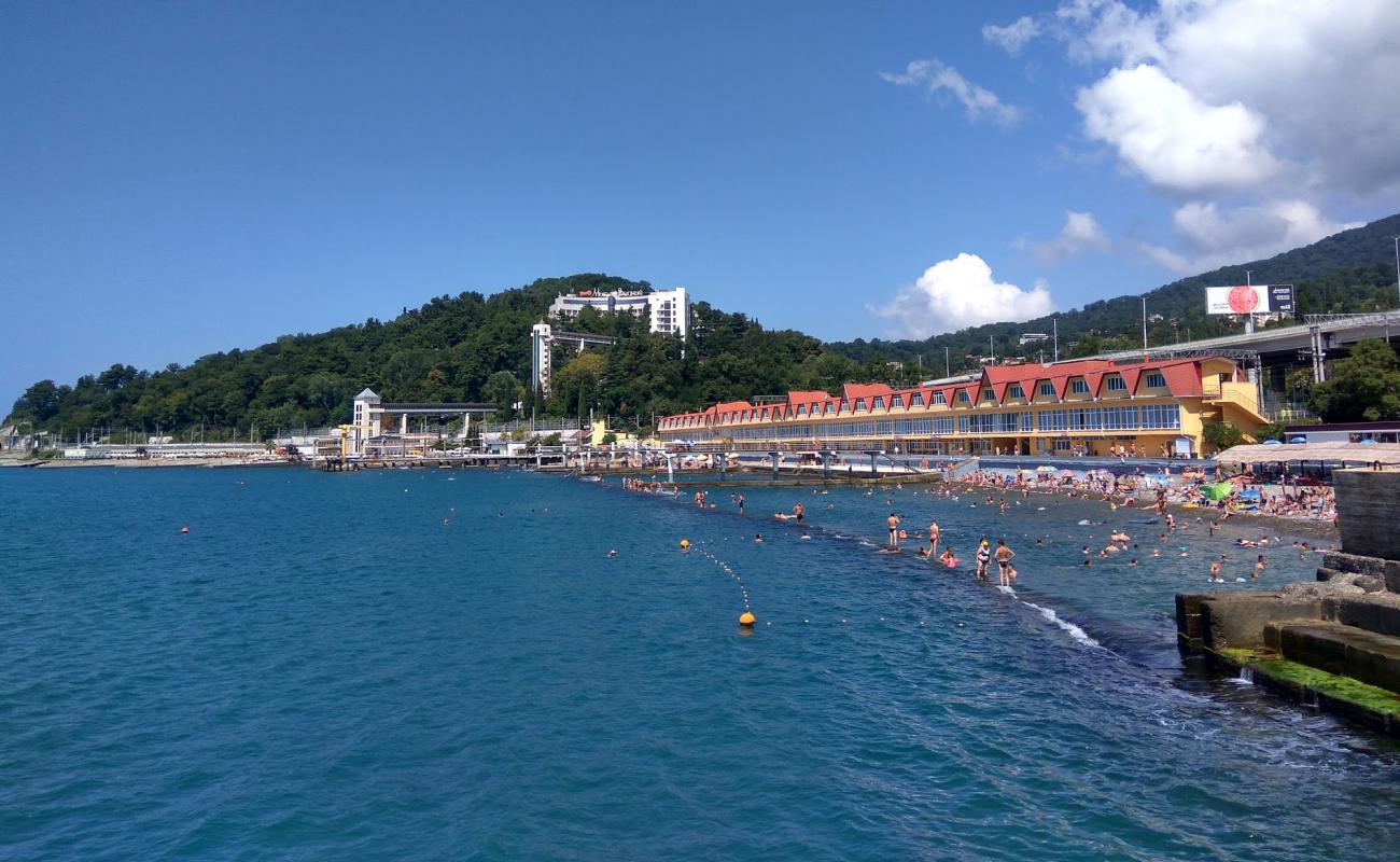 Osvod beach'in fotoğrafı gri çakıl taşı yüzey ile