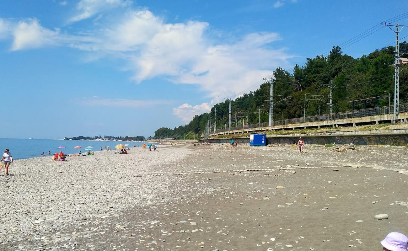 Thessaloniki beach'in fotoğrafı gri çakıl taşı yüzey ile