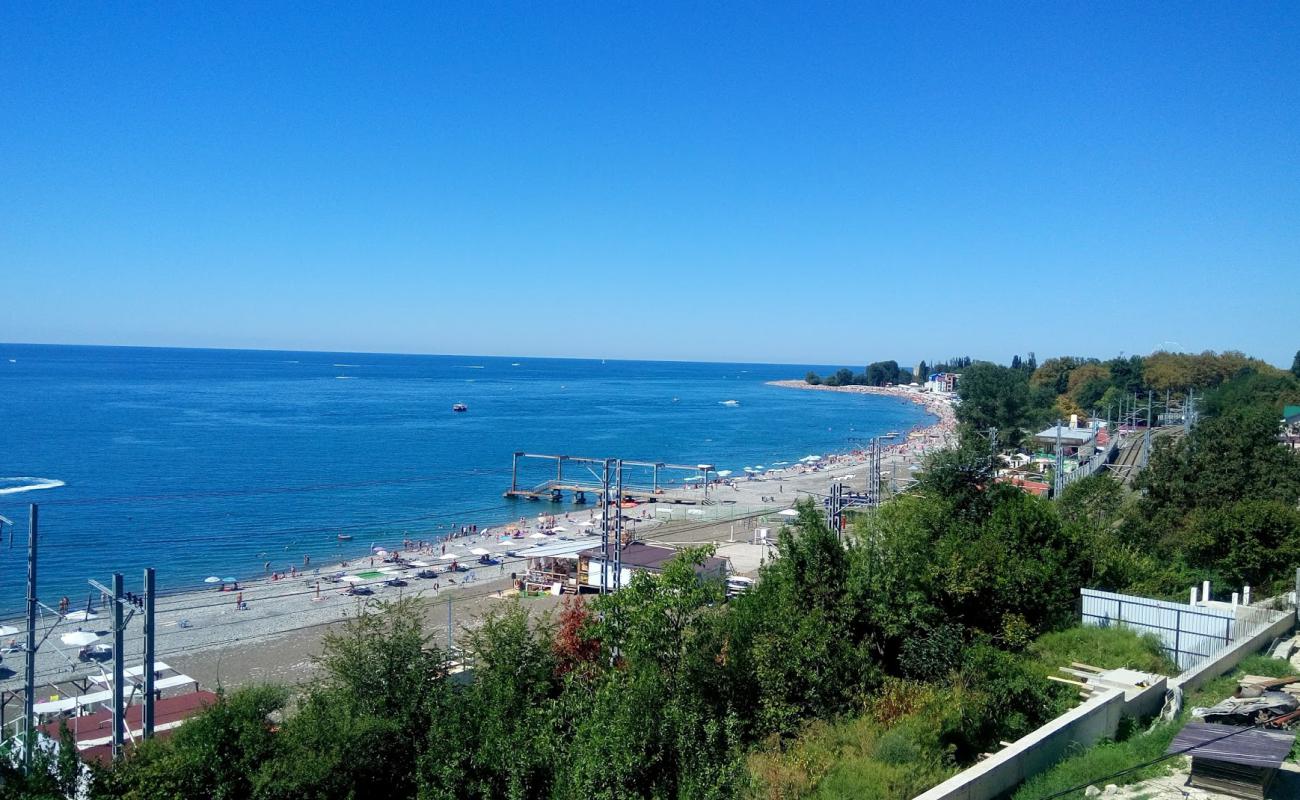Sports beach'in fotoğrafı gri kum ve çakıllar yüzey ile