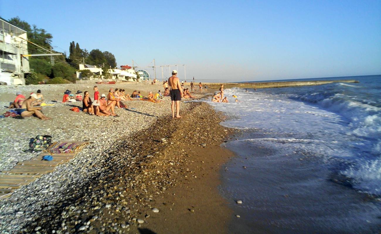 Smena beach'in fotoğrafı gri çakıl taşı yüzey ile