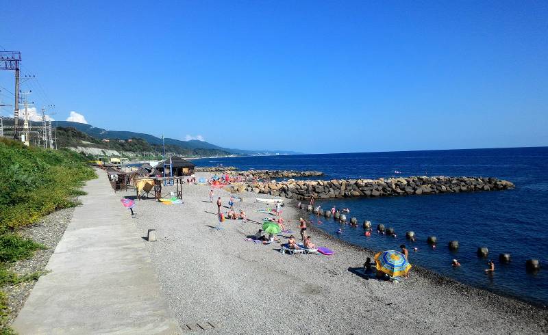 Makopse beach'in fotoğrafı gri çakıl taşı yüzey ile