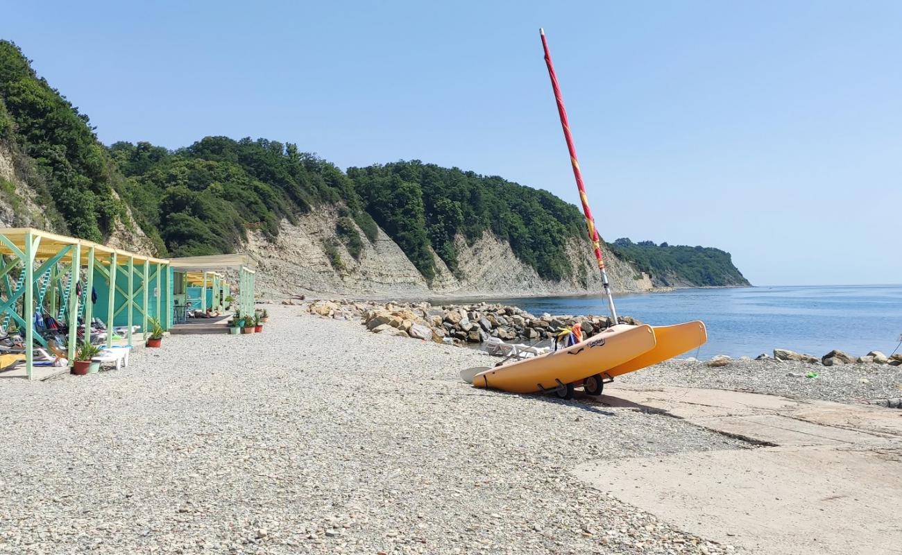 Aidar Village beach'in fotoğrafı gri çakıl taşı yüzey ile