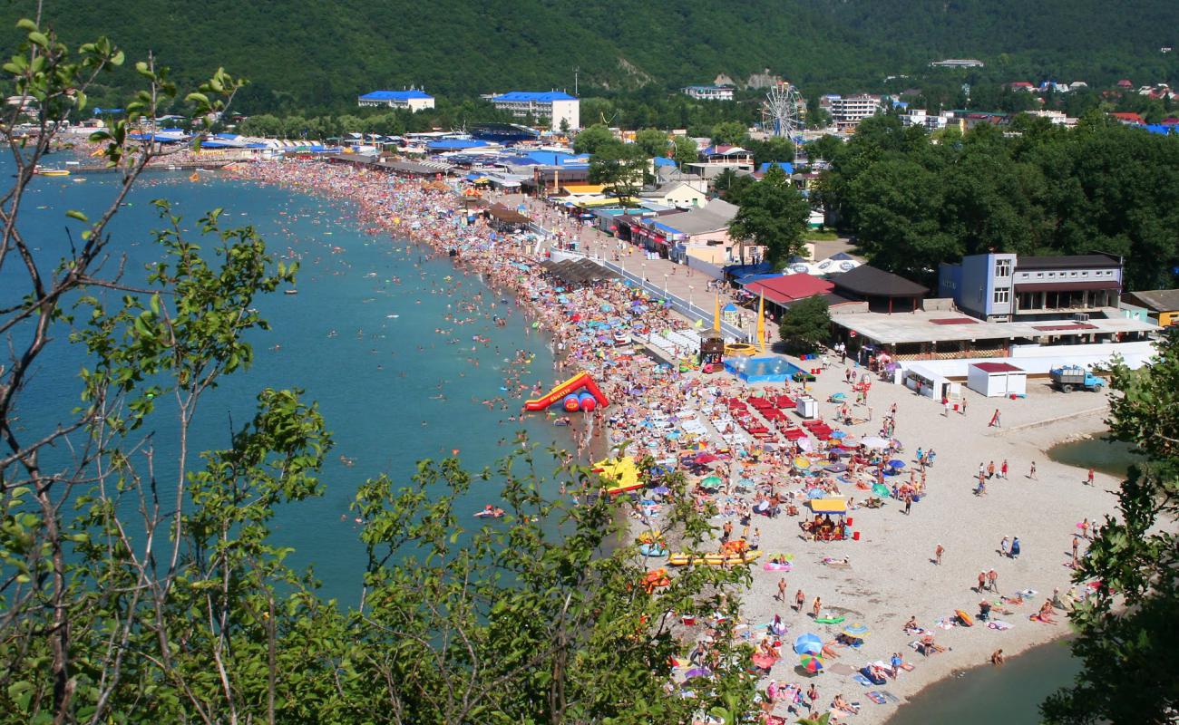 Arkhipo-Osipovka beach'in fotoğrafı gri çakıl taşı yüzey ile