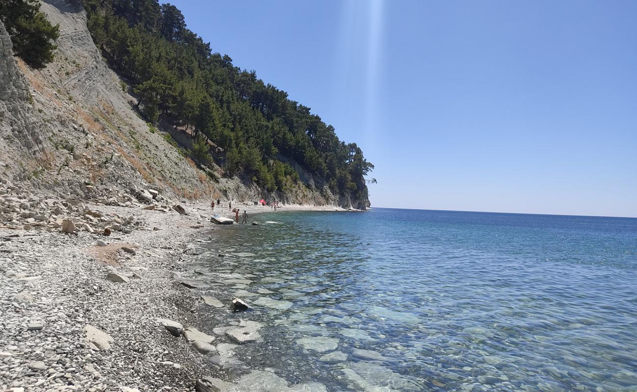 Golubaya Bezdna Beach'in fotoğrafı taşlar yüzey ile