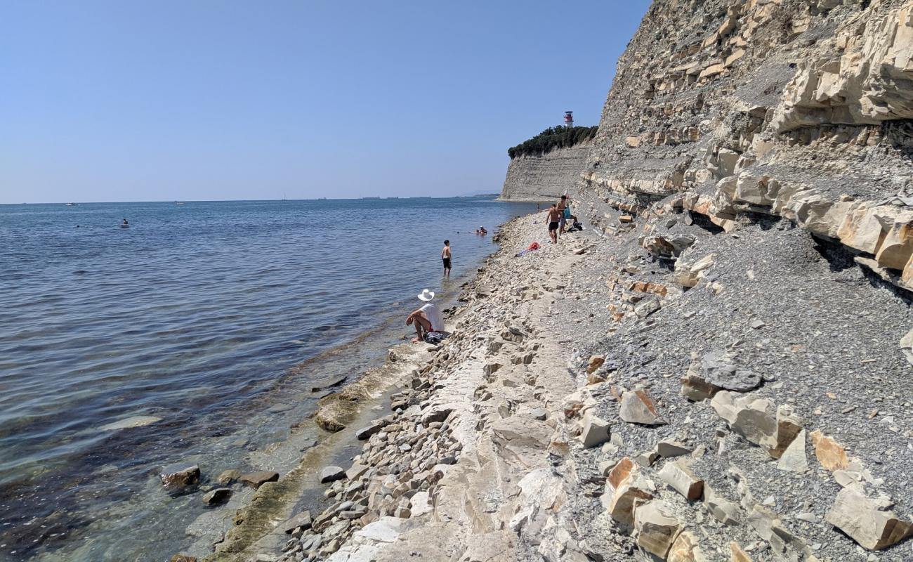 Plyazh Krucha III'in fotoğrafı kayalık arazi yüzey ile