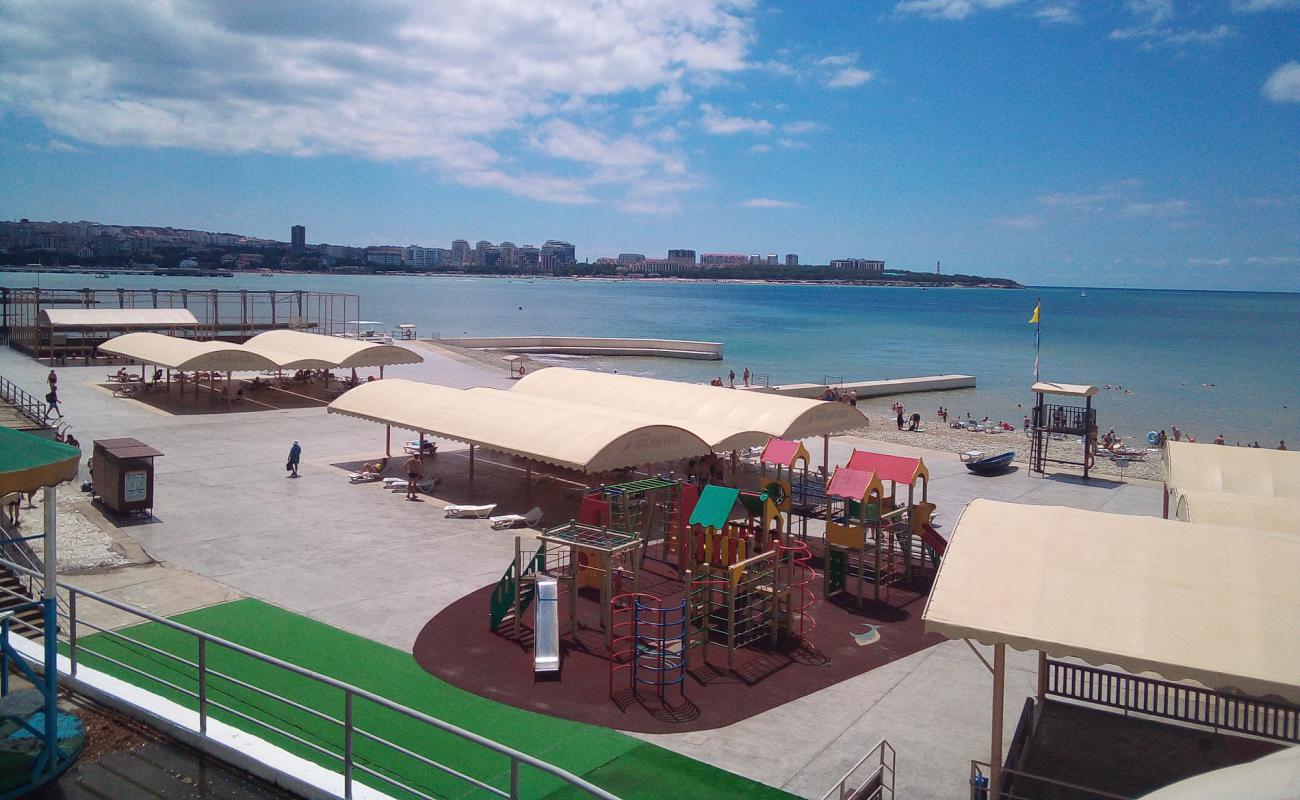 Beach Krasnaya Talka'in fotoğrafı bej çakıl yüzey ile
