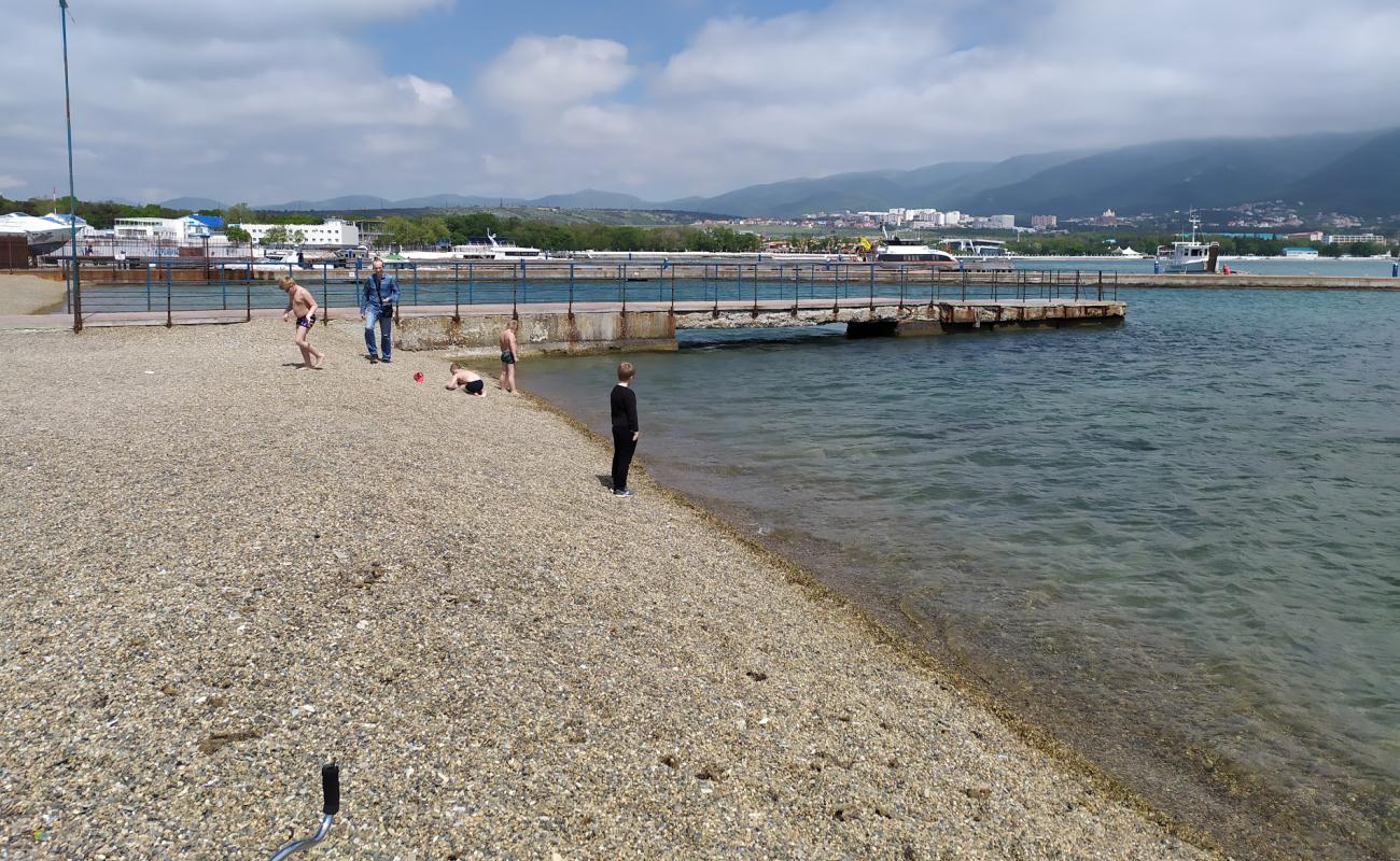 Tonkogo Mysa Beach'in fotoğrafı bej çakıl yüzey ile