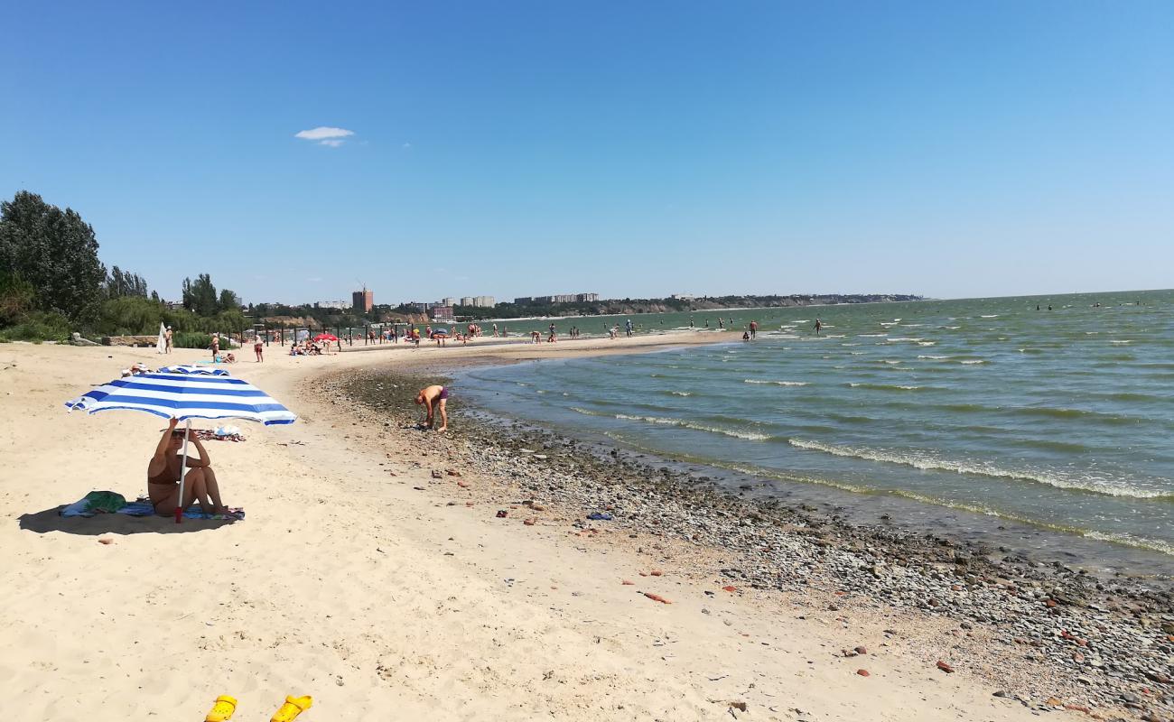 Plyazh Petrushino'in fotoğrafı açık bej kum yüzey ile
