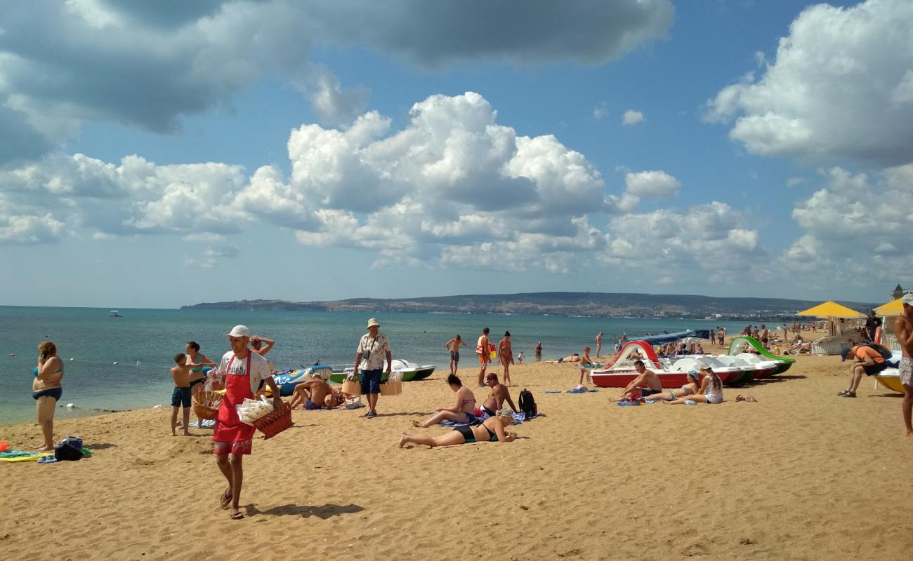 Lazurnyy Beach'in fotoğrafı hafif ince çakıl taş yüzey ile