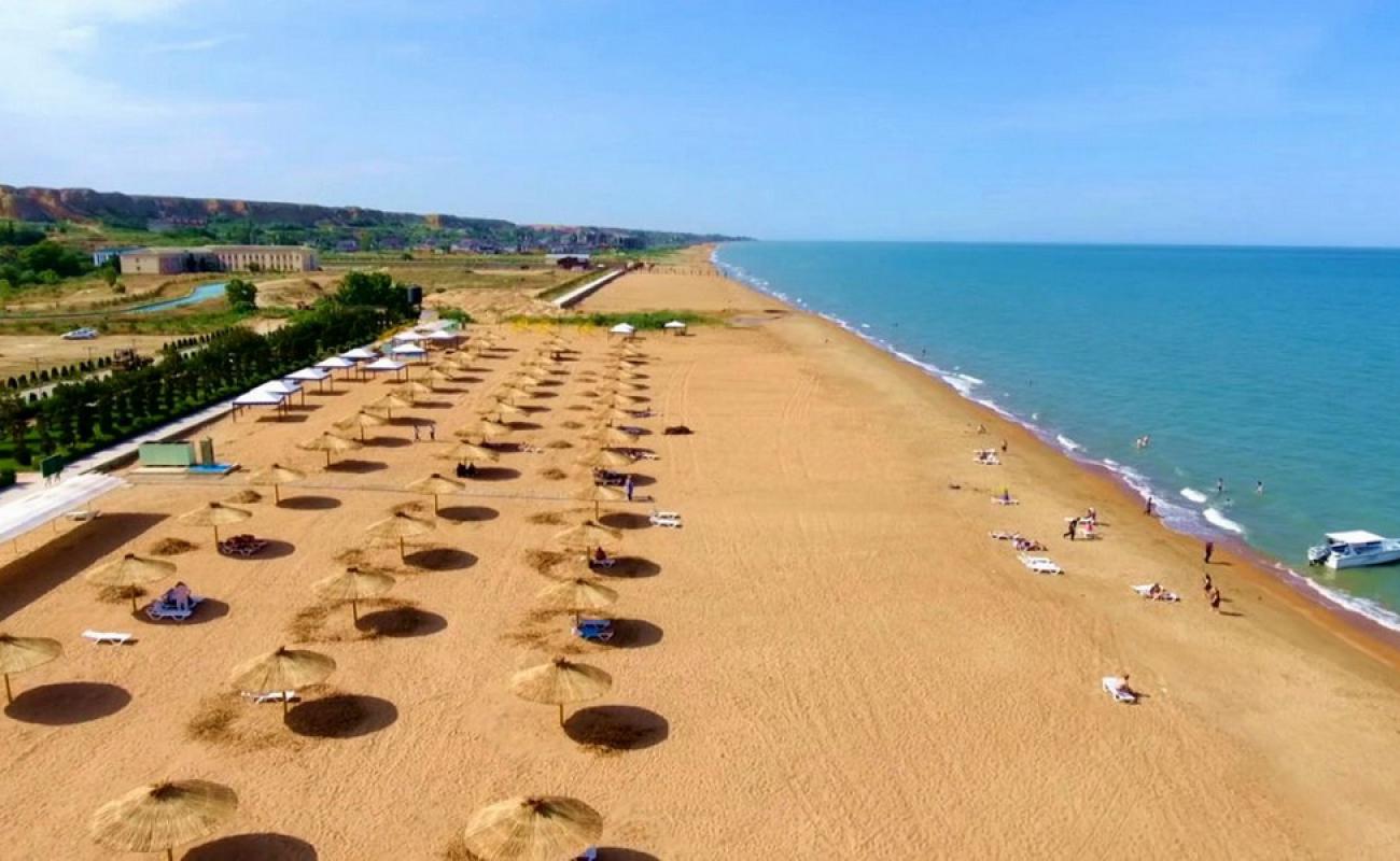 Sanatoriya Parus Beach'in fotoğrafı açık bej kum yüzey ile