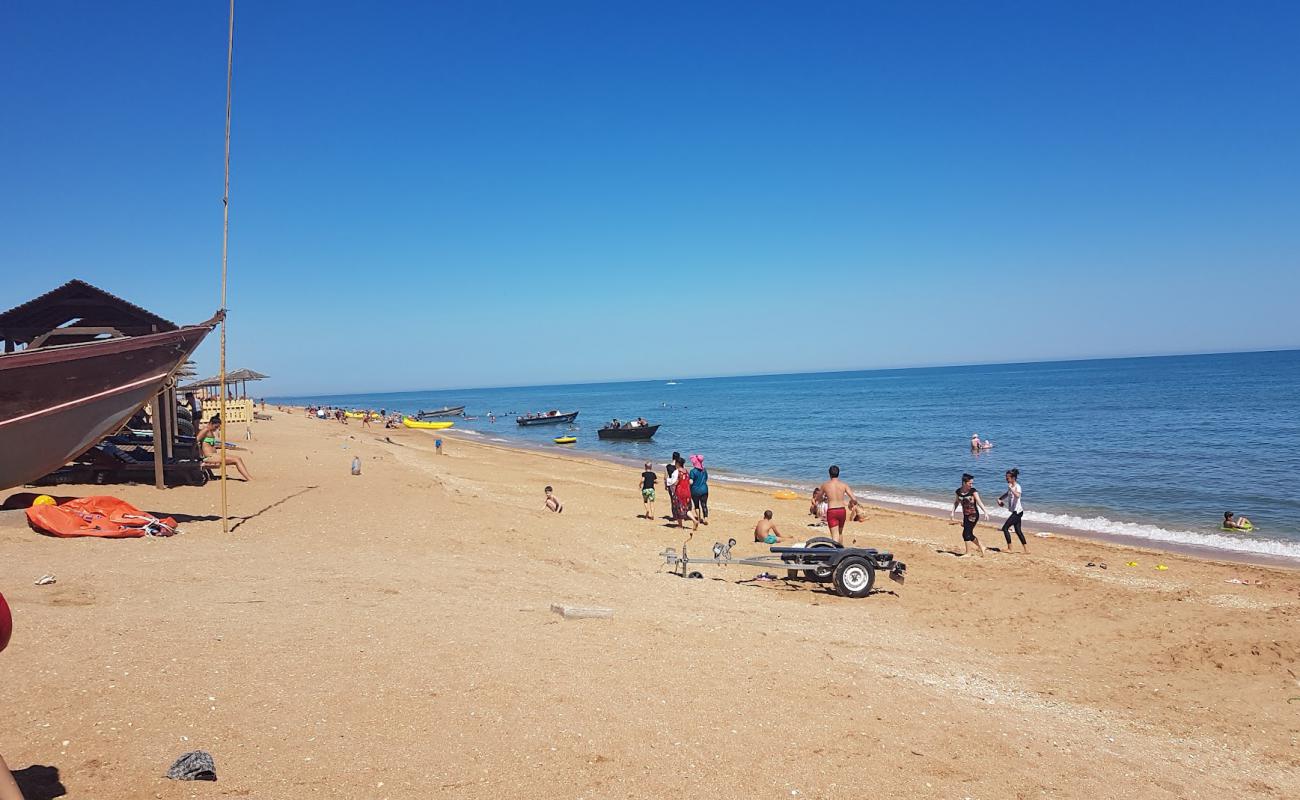 Rassvet Beach'in fotoğrafı hafif ince çakıl taş yüzey ile