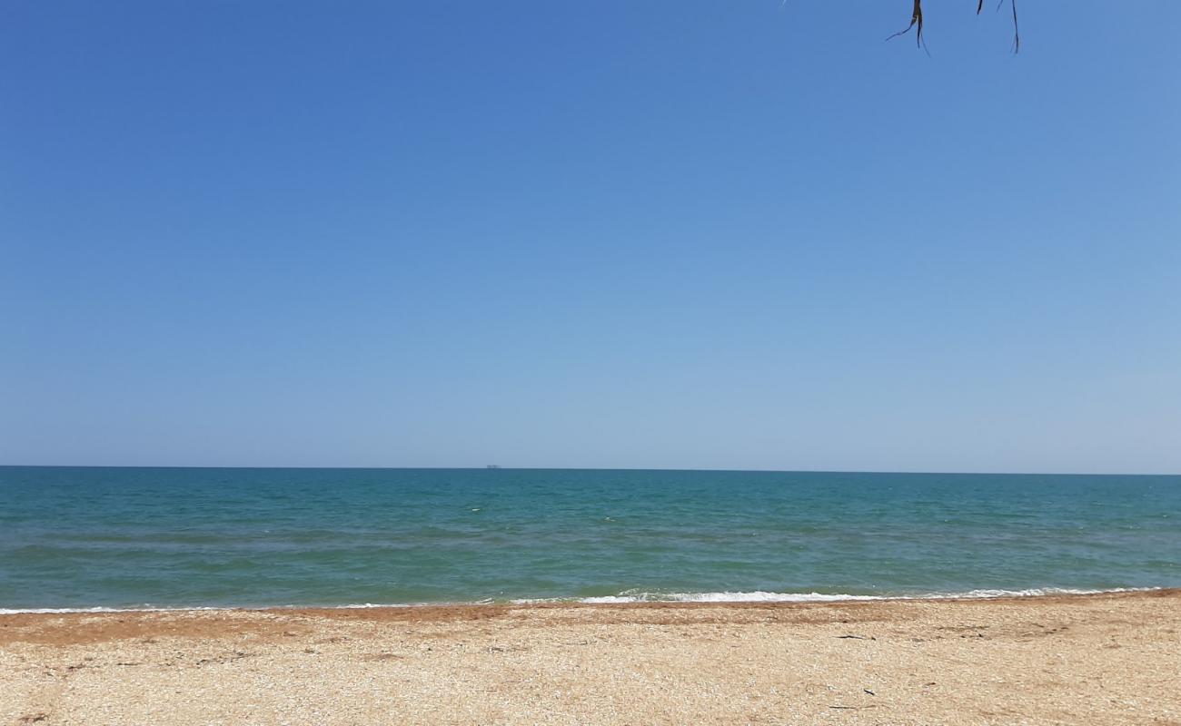 Timhan Beach'in fotoğrafı küçük bej çakıl yüzey ile