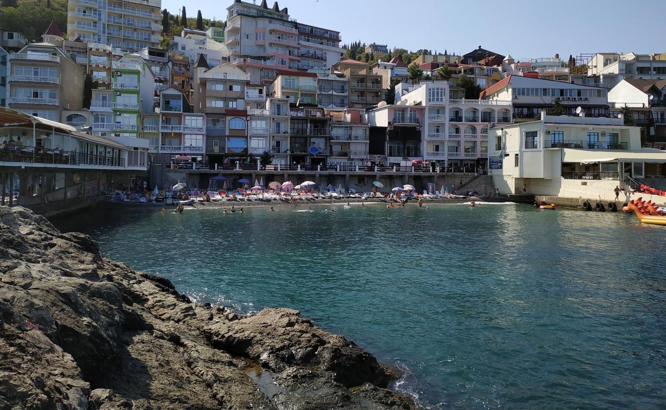 Utes beach'in fotoğrafı gri çakıl taşı yüzey ile