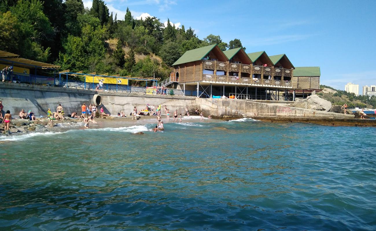 Vorontsov beach'in fotoğrafı gri çakıl taşı yüzey ile