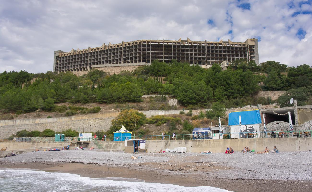 Katsiveli beach'in fotoğrafı gri çakıl taşı yüzey ile