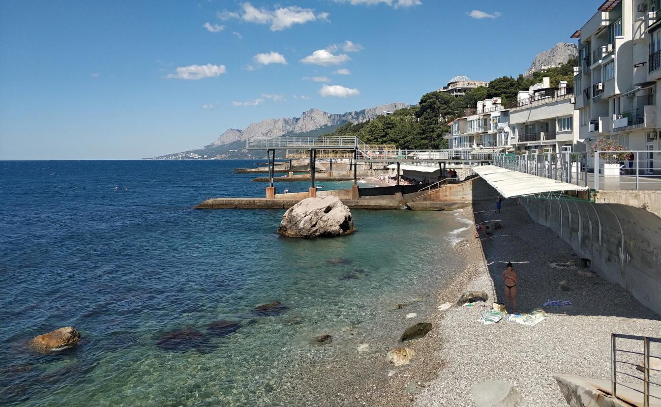 Parkovoe beach'in fotoğrafı gri çakıl taşı yüzey ile