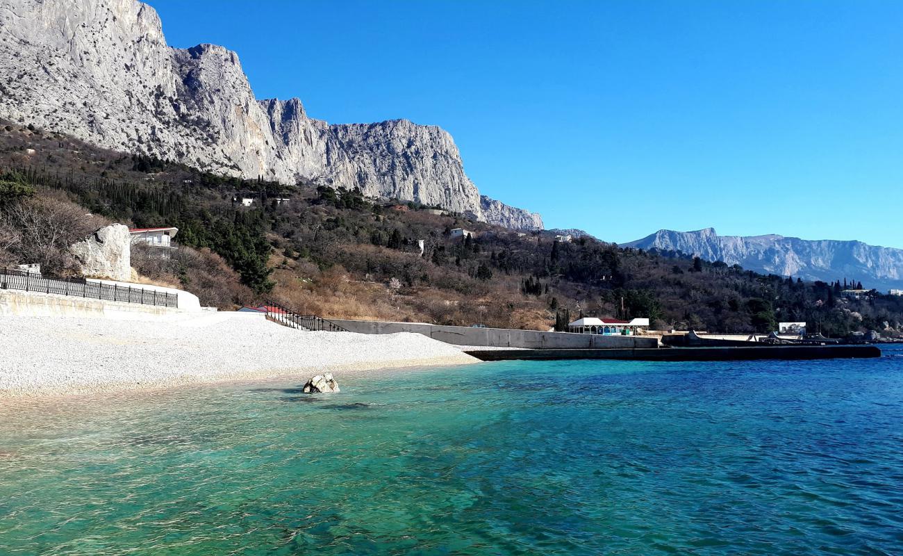 Foros beach'in fotoğrafı gri çakıl taşı yüzey ile