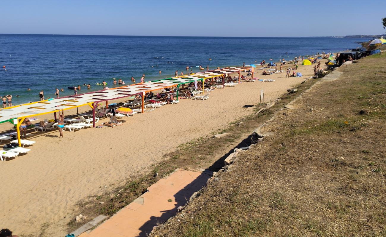 Uchkuevka beach'in fotoğrafı parlak kum yüzey ile