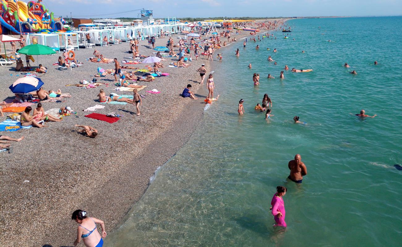 Novofedorovka Plajı'in fotoğrafı gri ince çakıl taş yüzey ile