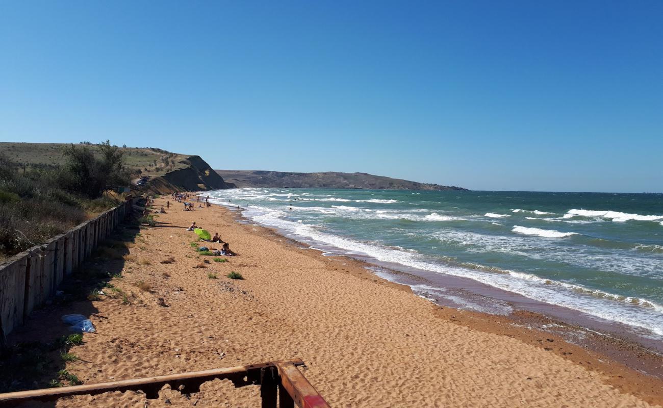 Plyazh Kerch'in fotoğrafı kahverengi kum yüzey ile