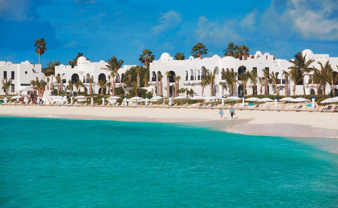 Anguilla Plajı'in fotoğrafı i̇nce beyaz kum yüzey ile
