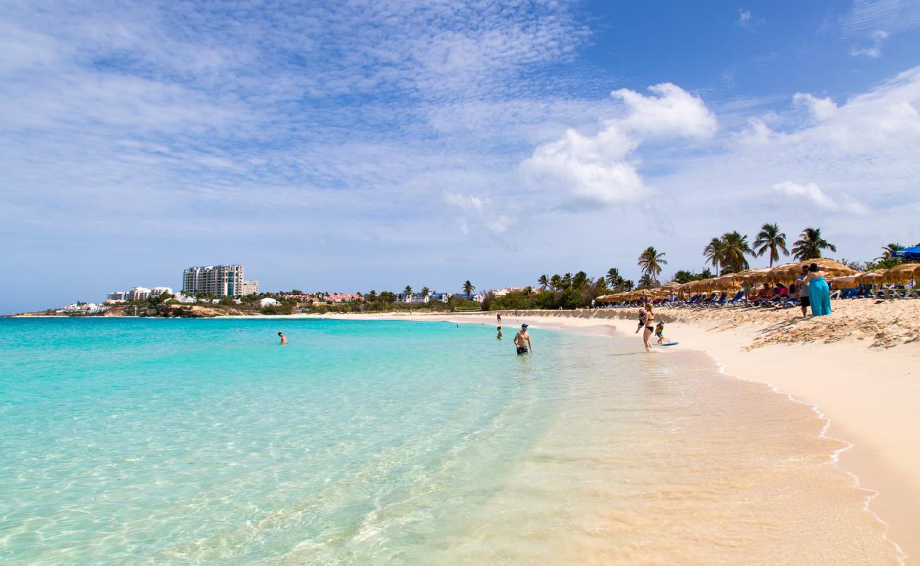 Baie Rouge beach'in fotoğrafı i̇nce bej kum yüzey ile