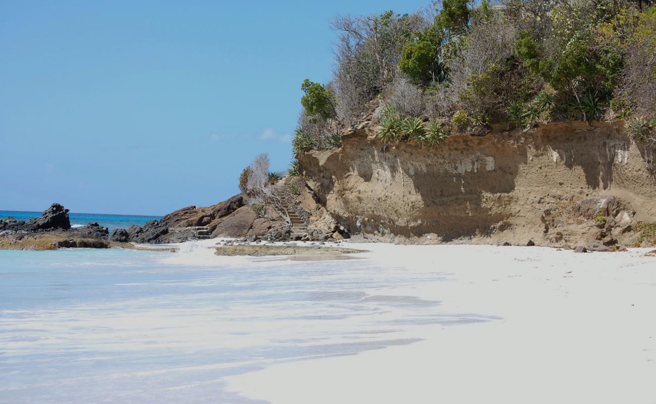 Lagoon beach'in fotoğrafı i̇nce bej kum yüzey ile