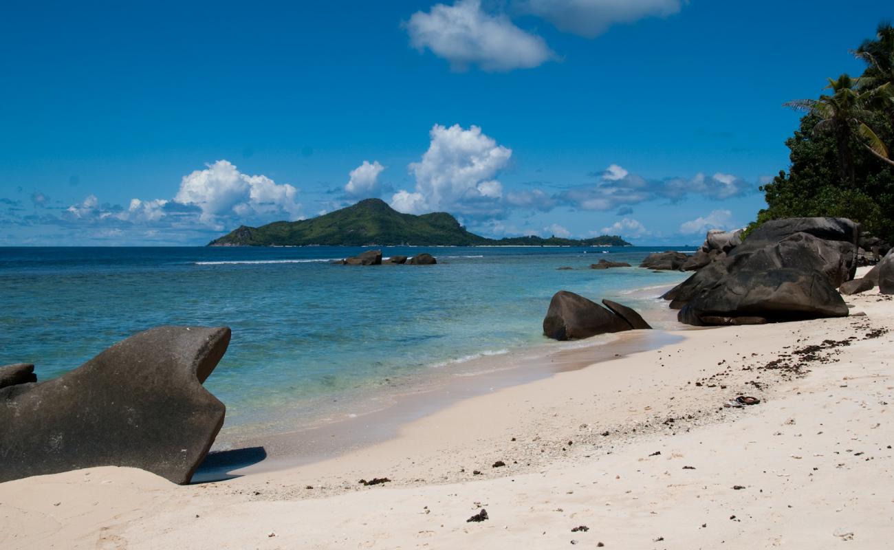 Anse Etoile Beach'in fotoğrafı açık bej kum yüzey ile