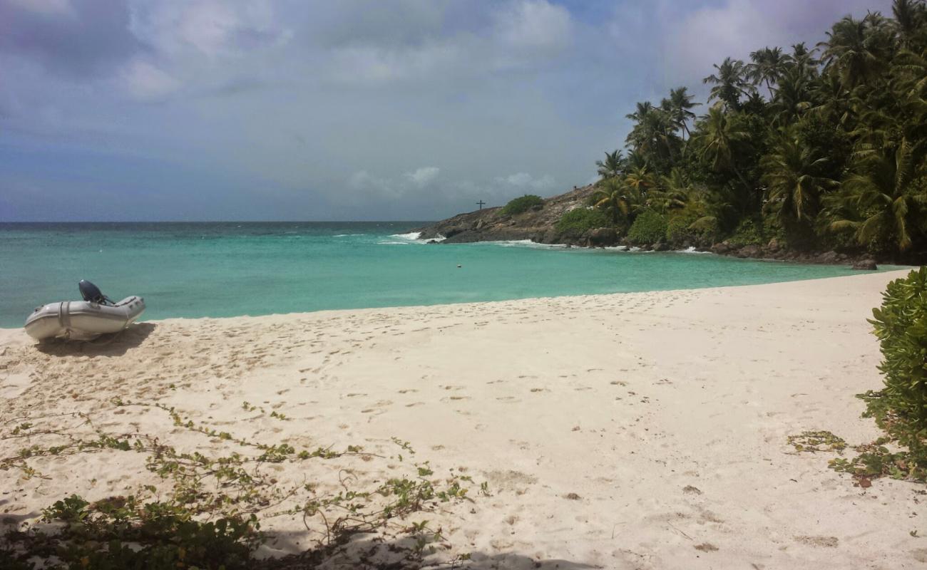 North Island Beach II'in fotoğrafı beyaz kum yüzey ile