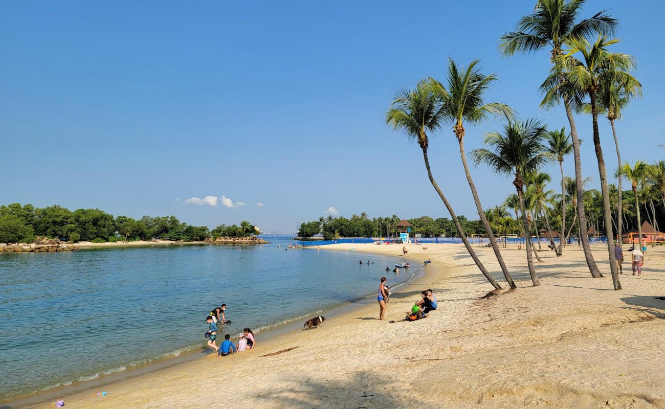 Tanjong Beach'in fotoğrafı açık bej kum yüzey ile