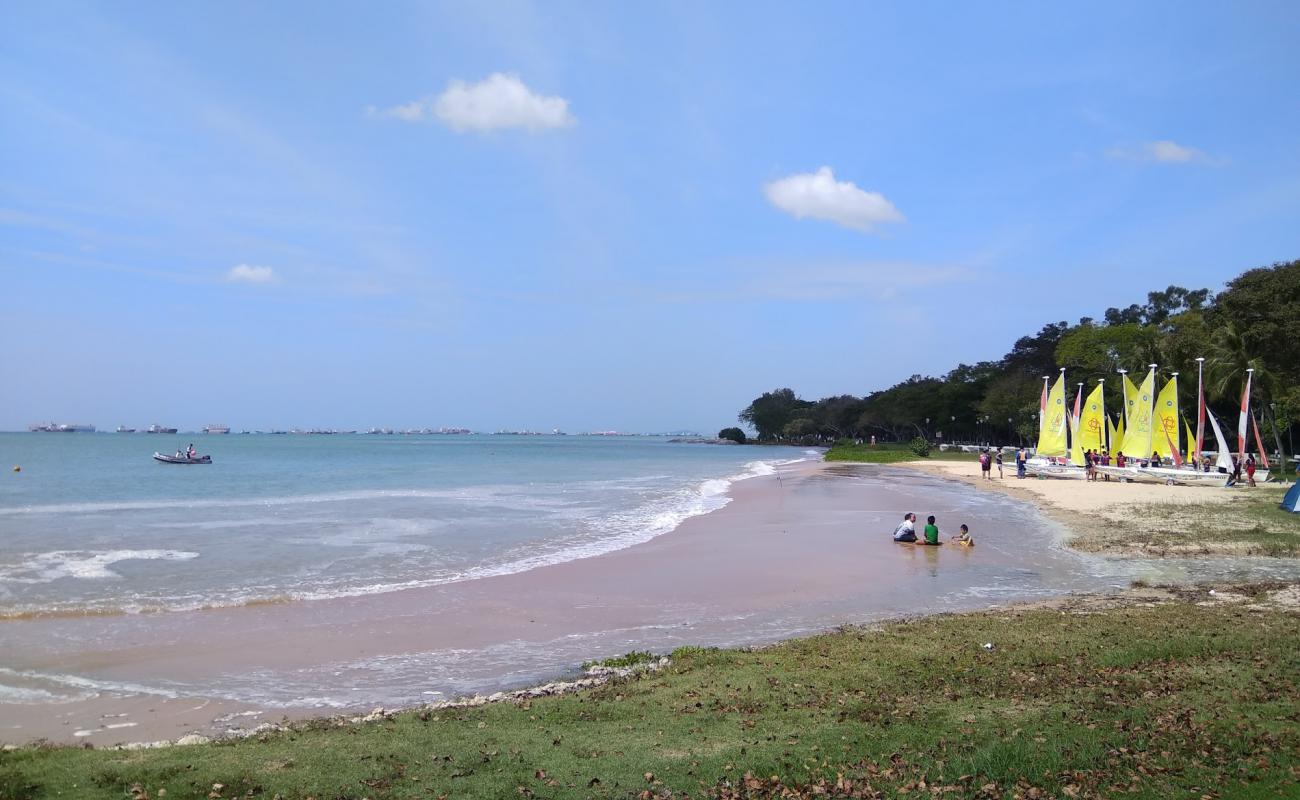 East Coast Site G'in fotoğrafı çim yüzey ile