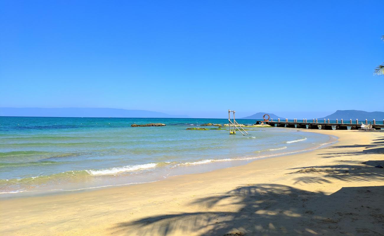 Gold Coast Resort'in fotoğrafı açık bej kum yüzey ile