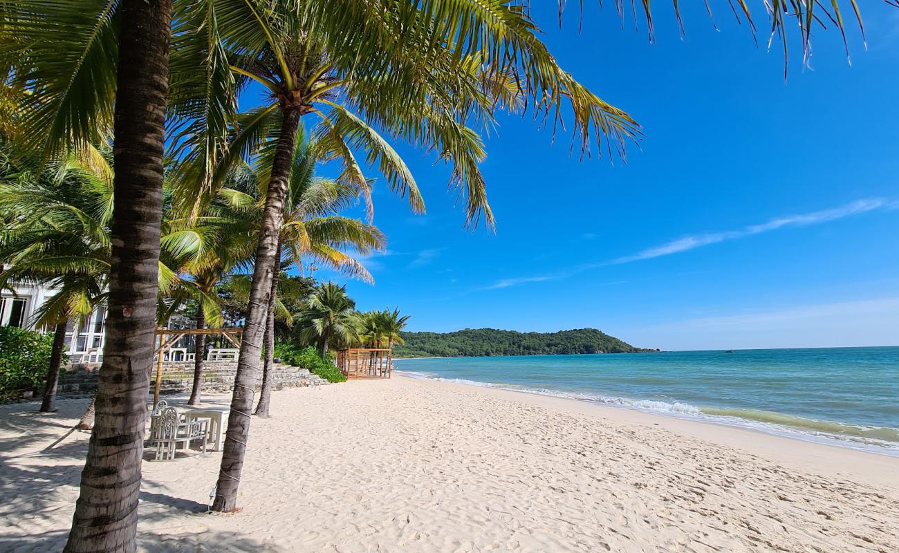 Khem Beach'in fotoğrafı beyaz ince kum yüzey ile