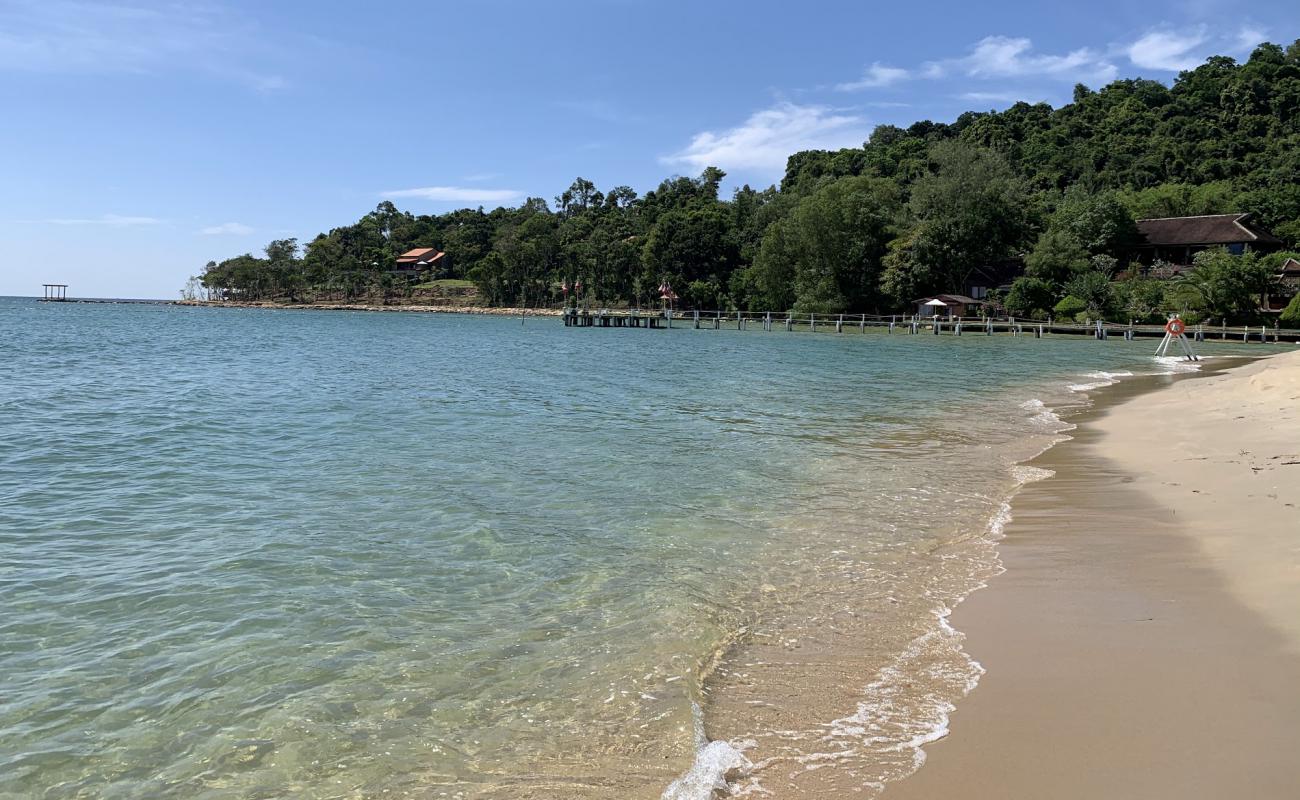 Chez Carole Beach'in fotoğrafı açık bej kum yüzey ile