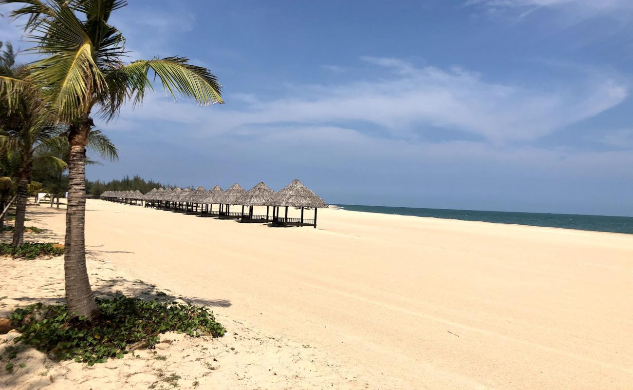 Coc lake Beach'in fotoğrafı açık bej kum yüzey ile