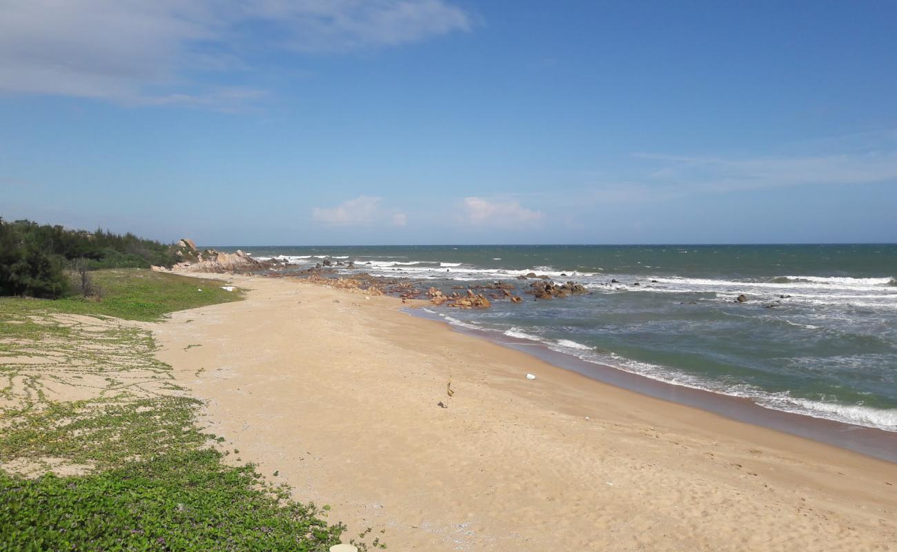 Peaceful Resort beach'in fotoğrafı açık bej kum yüzey ile