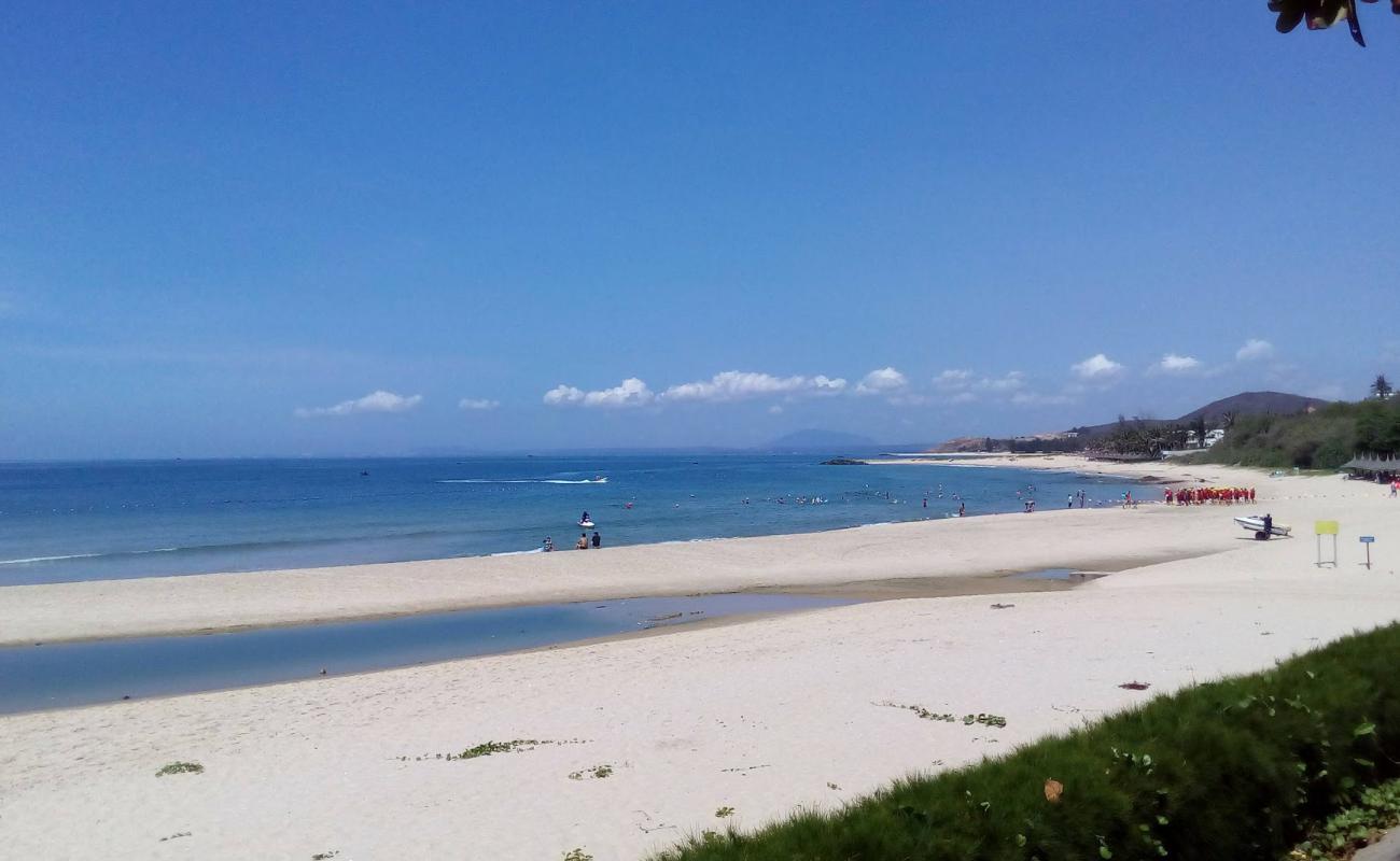 Phan Thiet Beach'in fotoğrafı açık bej kum yüzey ile