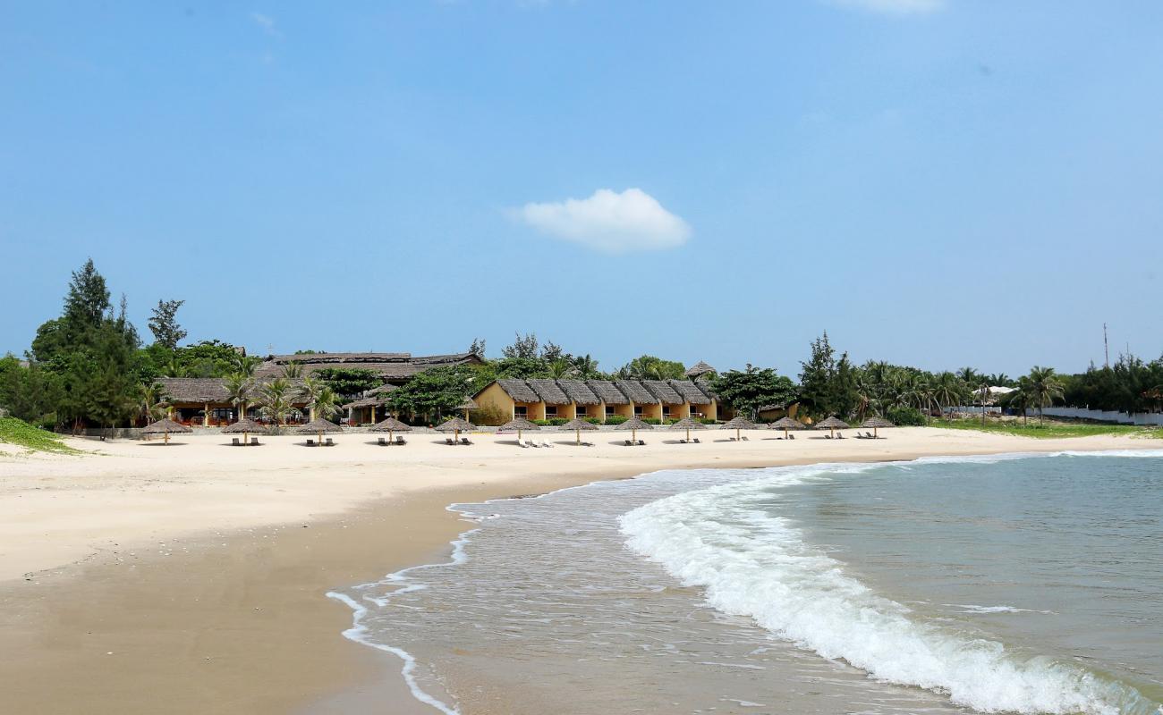 Phu Hai Beach'in fotoğrafı i̇nce bej kum yüzey ile