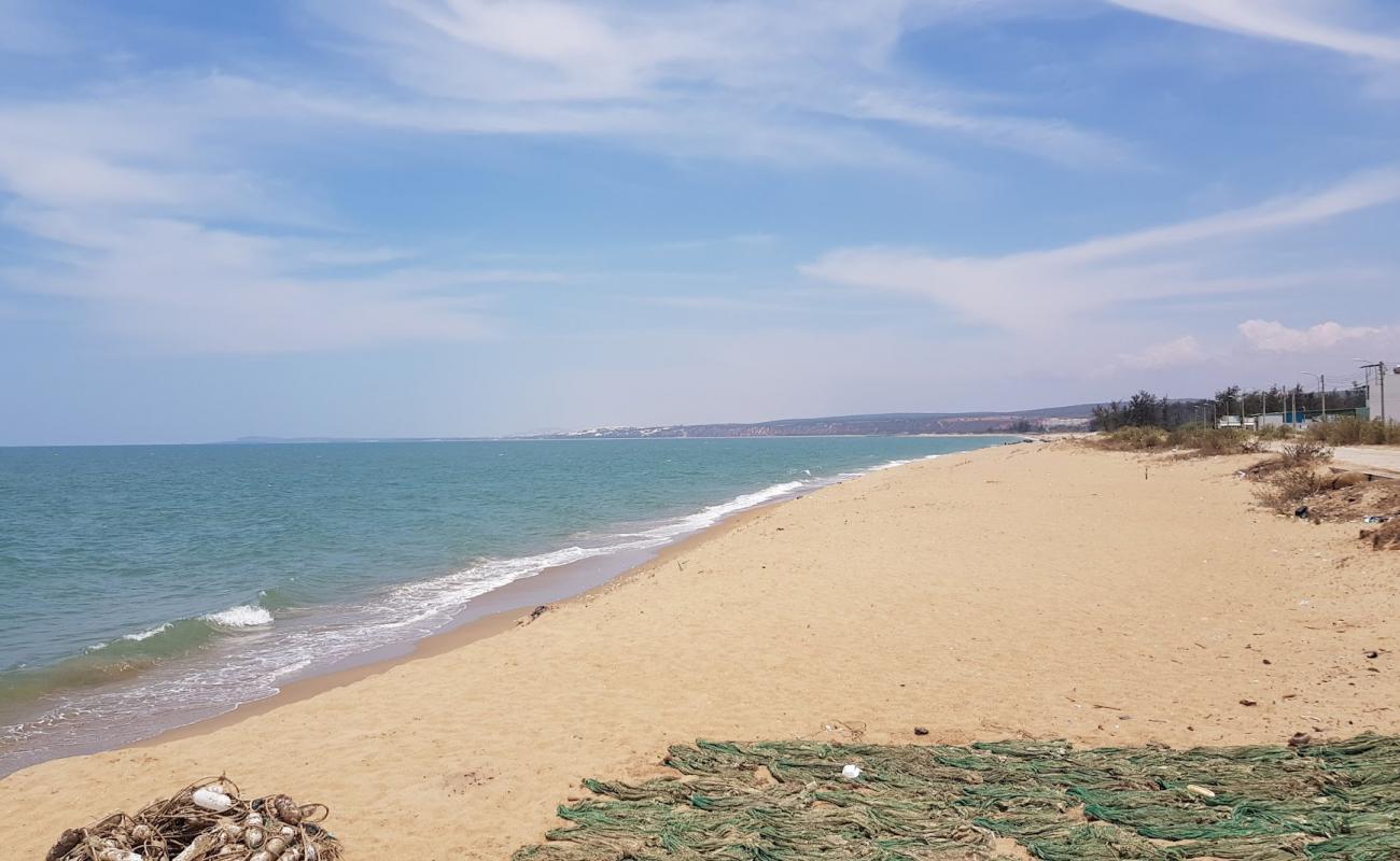 Hoa Phu Beach'in fotoğrafı parlak kum yüzey ile