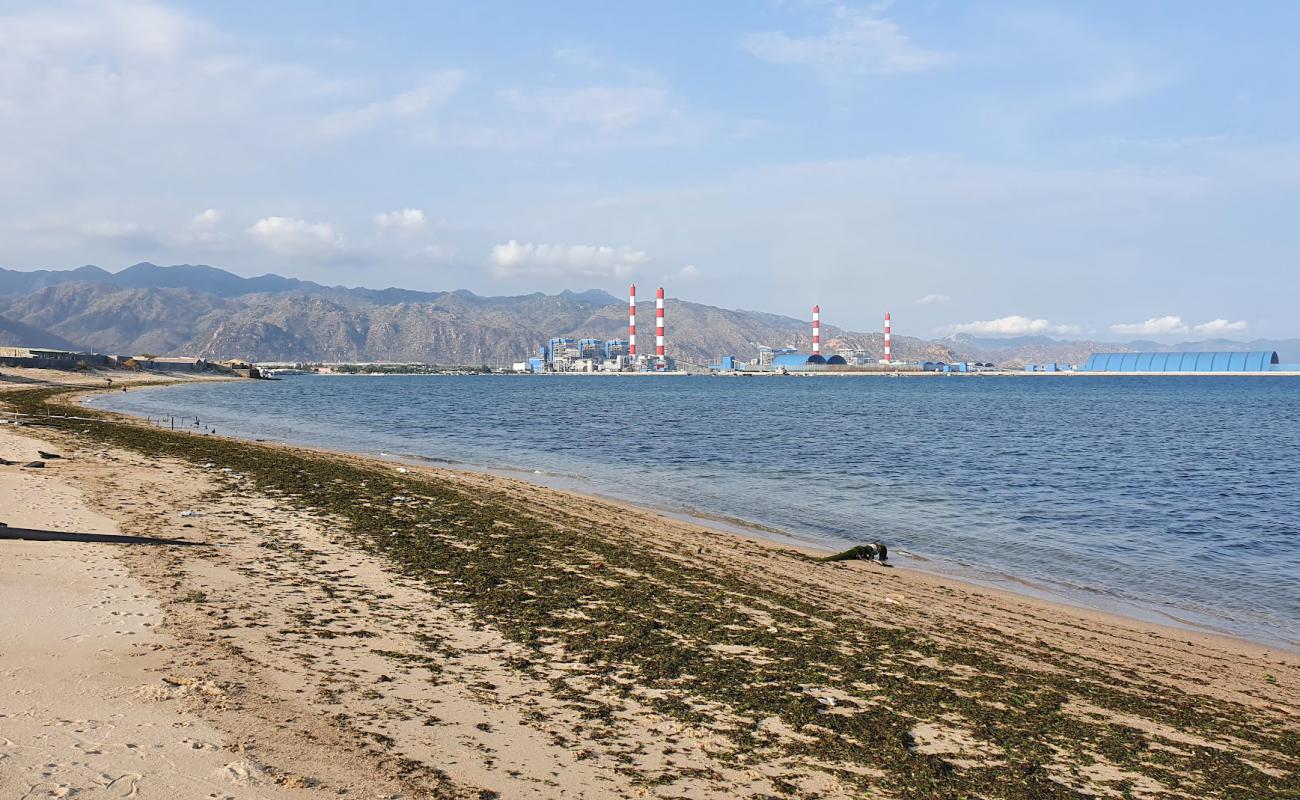 Tuy Phong Beach'in fotoğrafı parlak kum yüzey ile