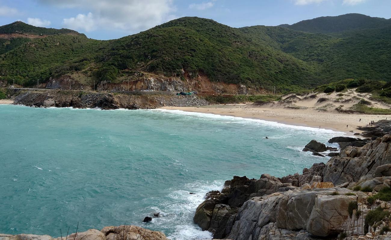 Thung Beach'in fotoğrafı açık bej kum yüzey ile