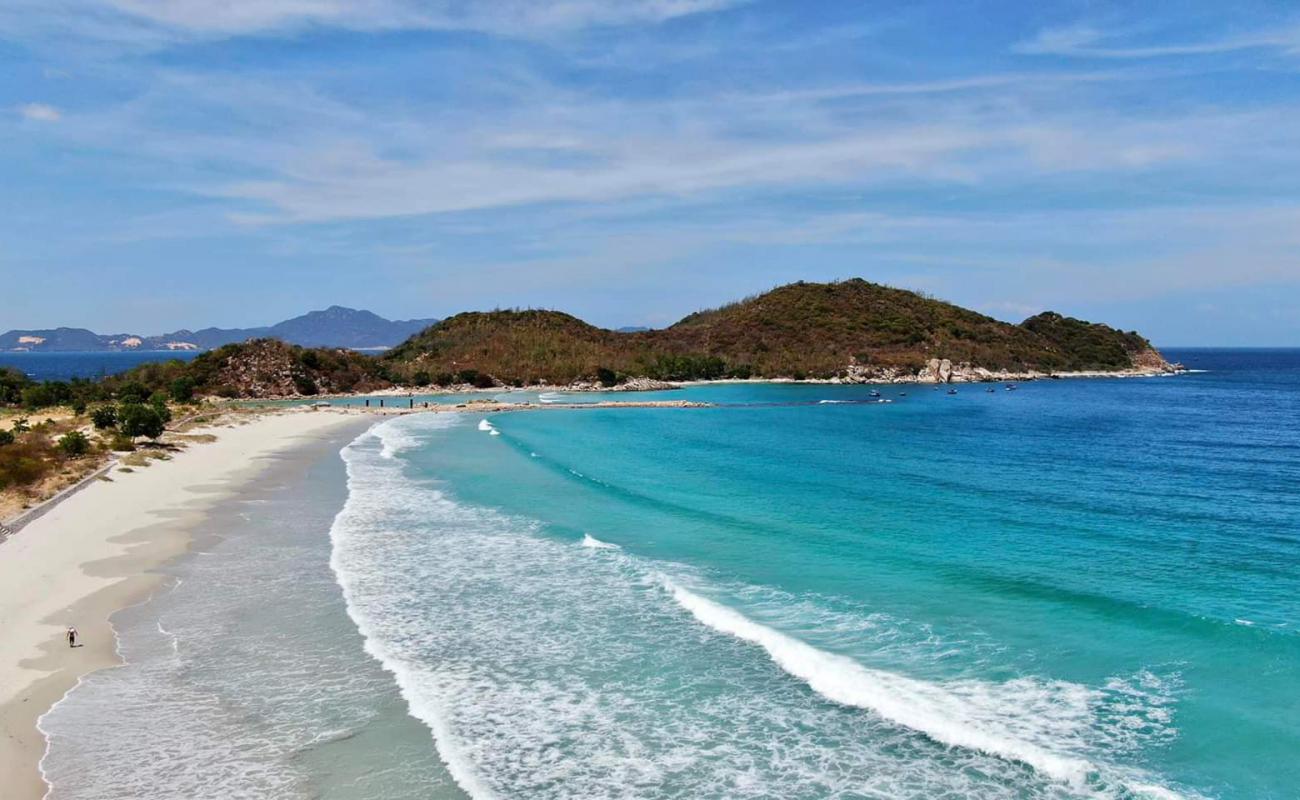 Binh Tien Beach'in fotoğrafı i̇nce bej kum yüzey ile