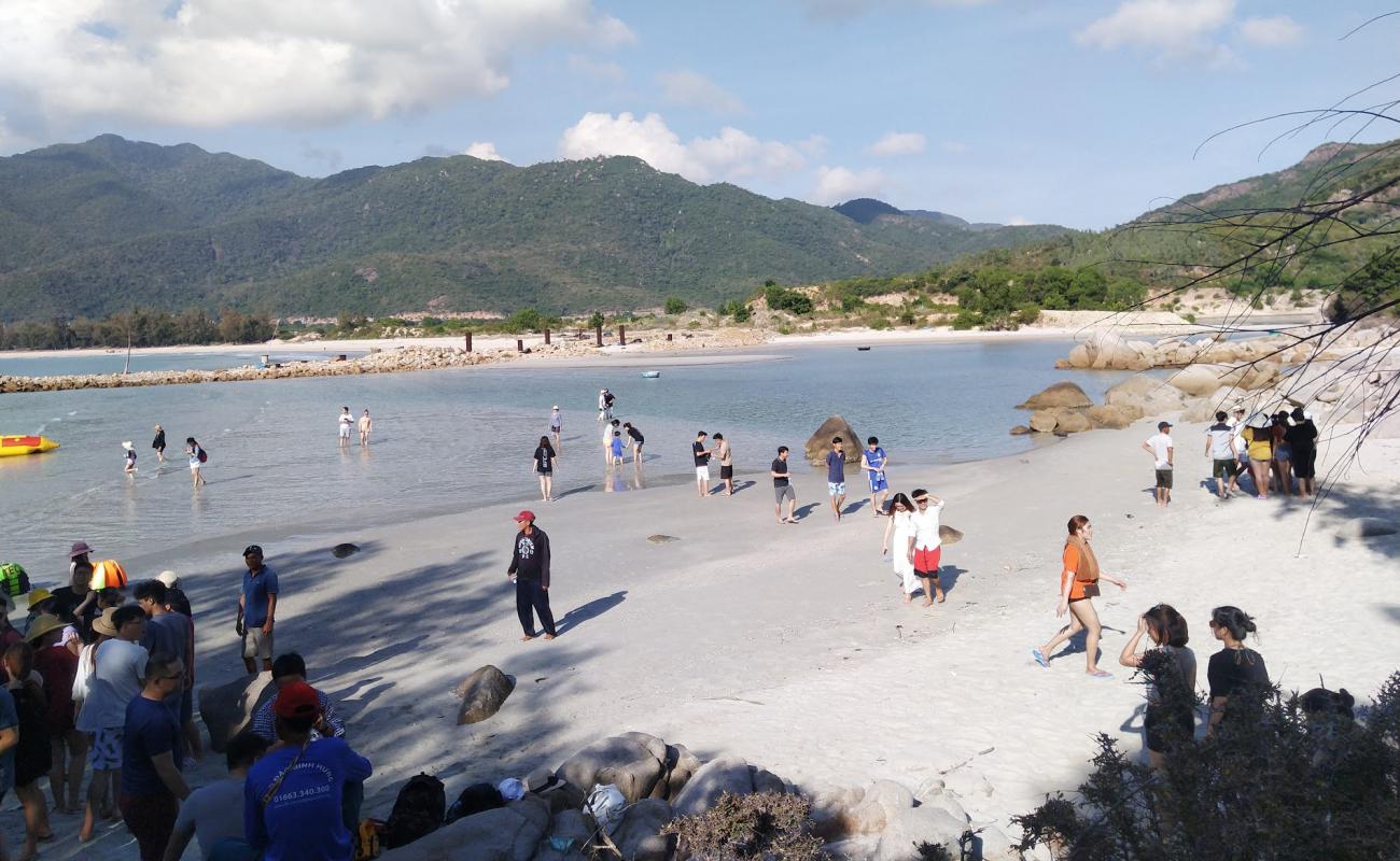 Ba Bong Beach'in fotoğrafı i̇nce bej kum yüzey ile