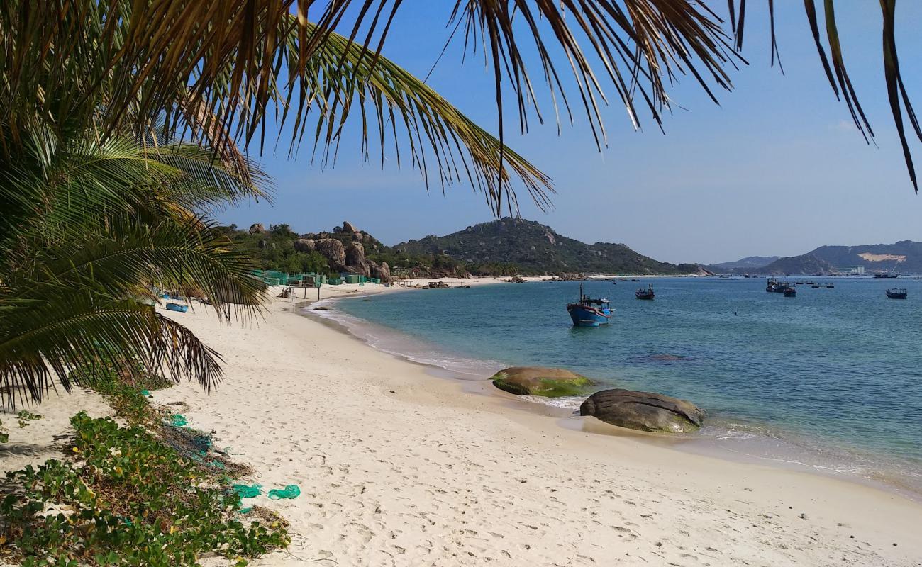 Dua Beach'in fotoğrafı i̇nce bej kum yüzey ile