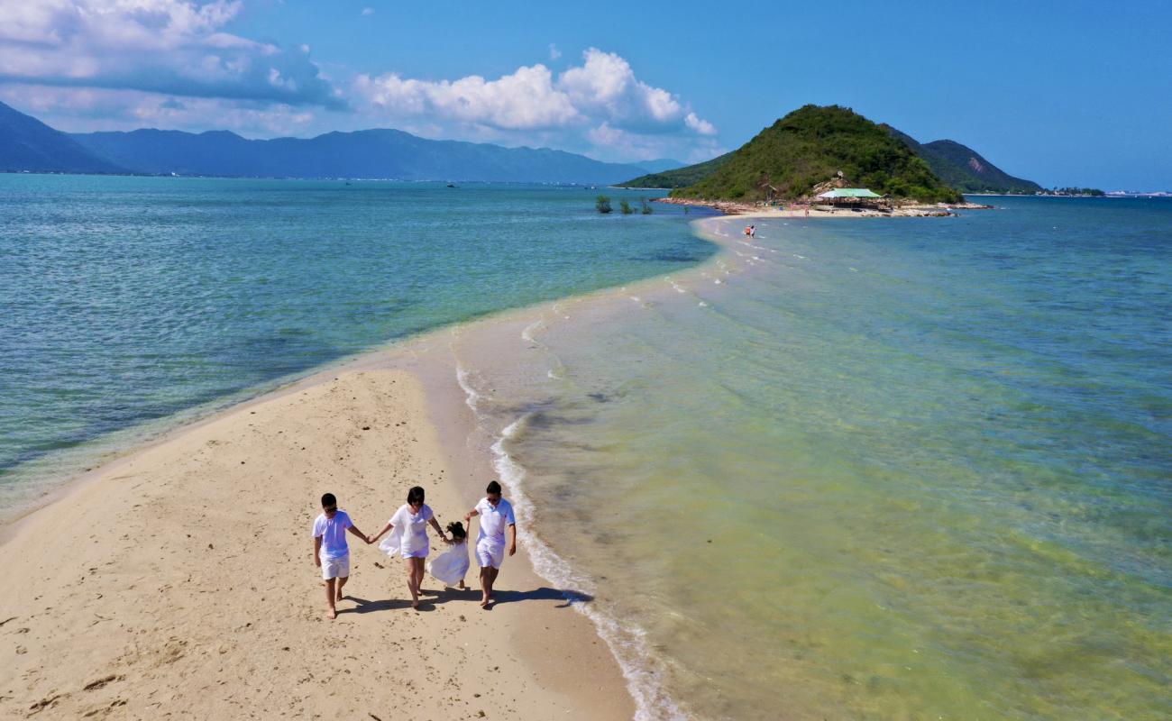 Diep Son Adası Plajı'in fotoğrafı parlak kum yüzey ile