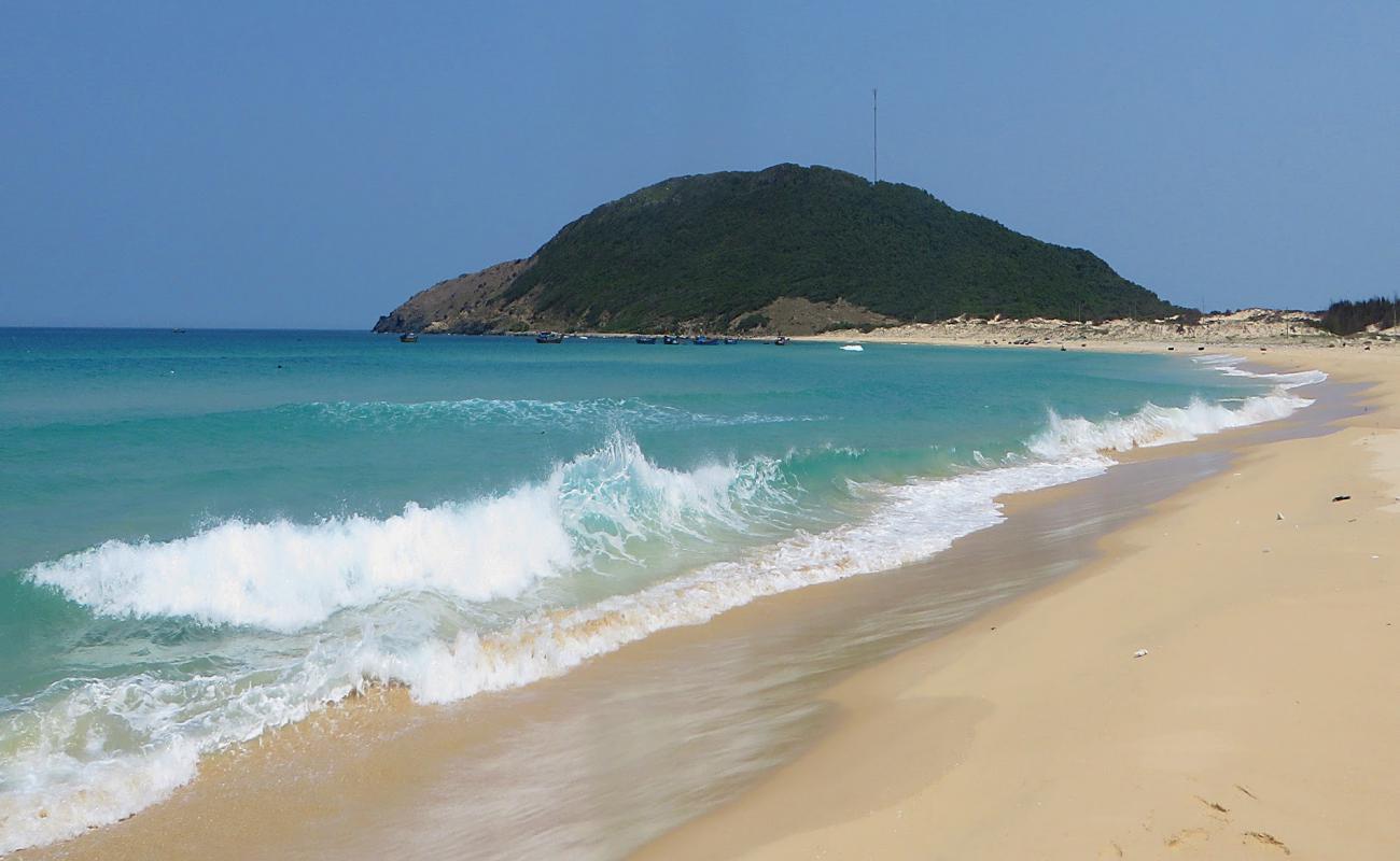 Hon Ngang Beach'in fotoğrafı beyaz kum yüzey ile