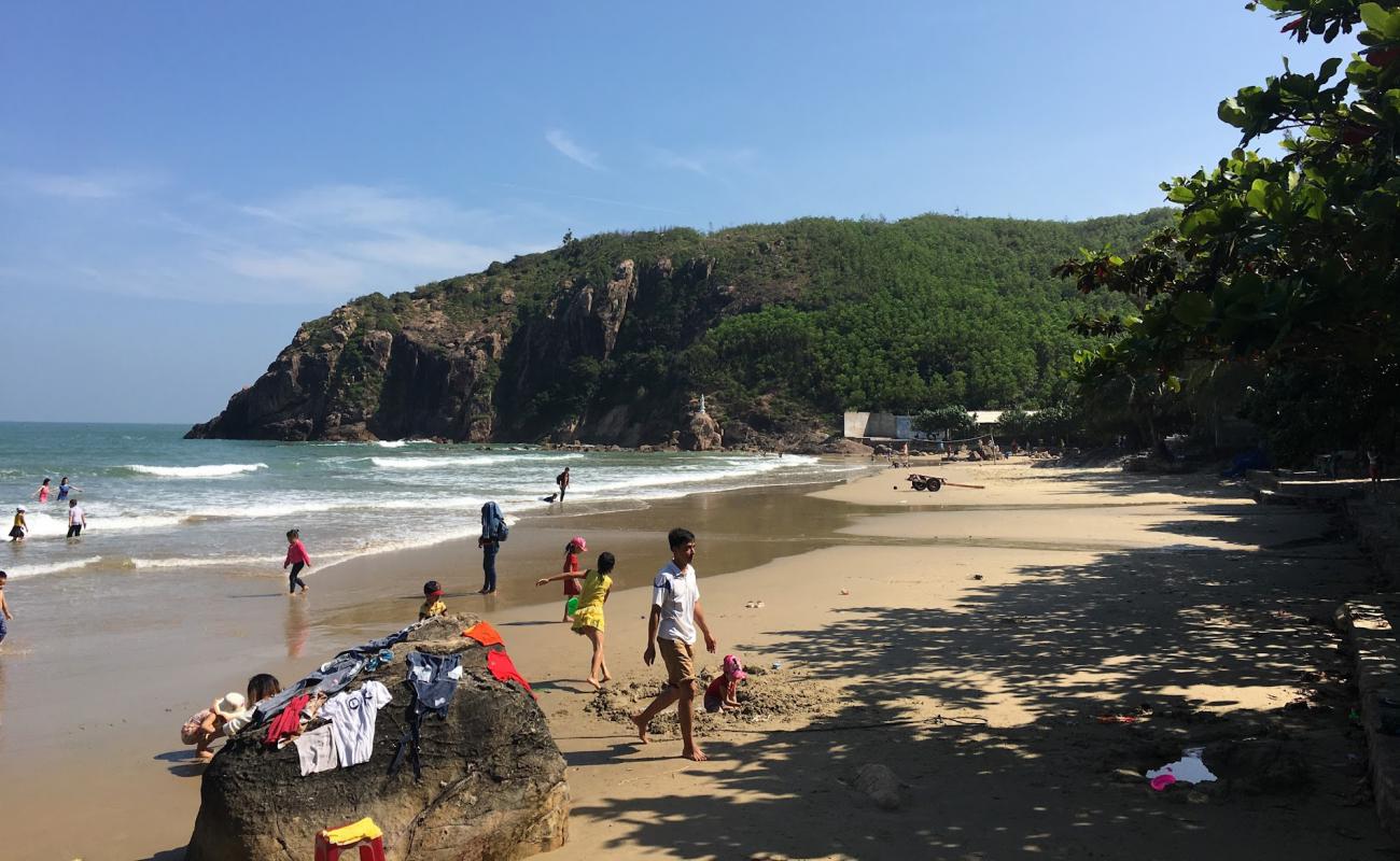 Bai Bau Beach'in fotoğrafı i̇nce bej kum yüzey ile